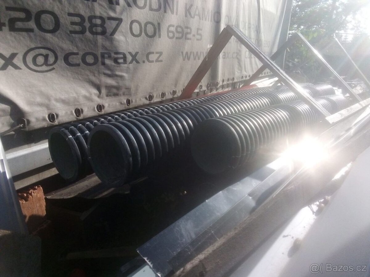 Plastové roury, čistící kus - 4