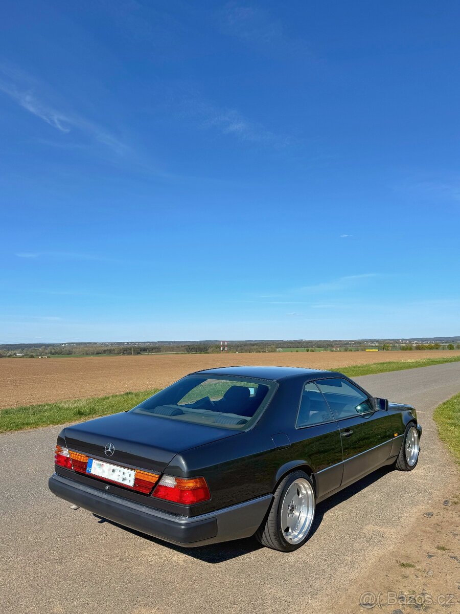Mercedes w124 coupe - 4