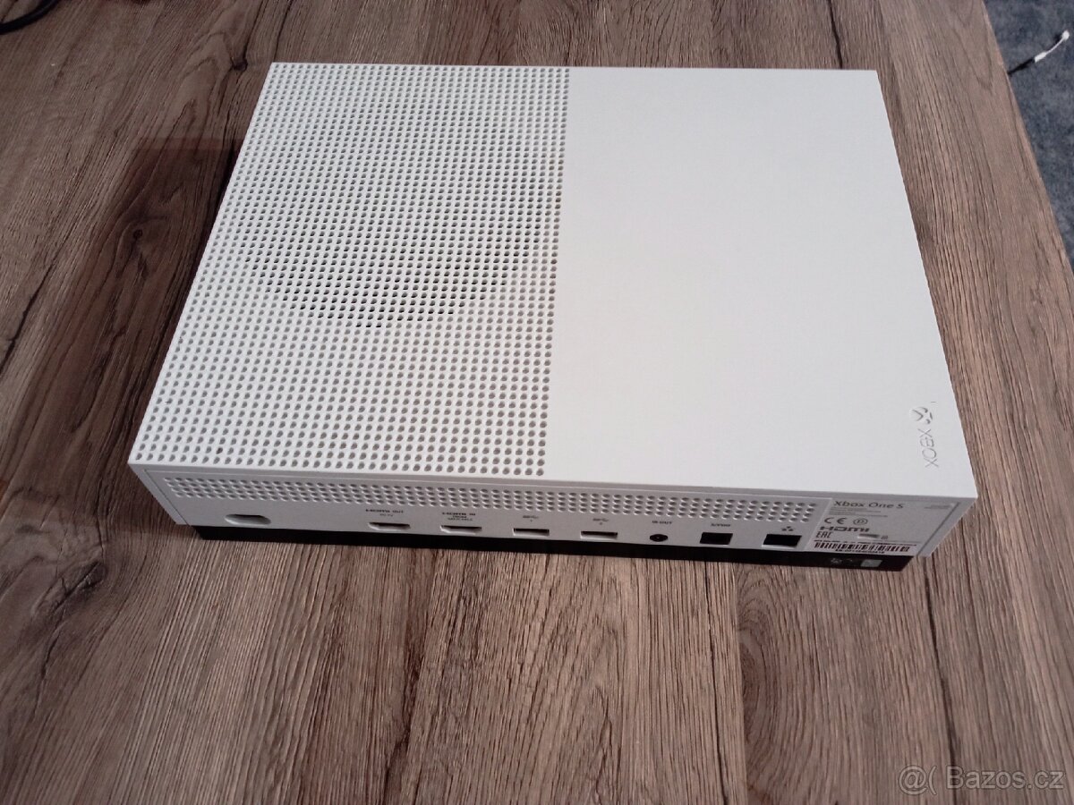 Xbox one S 1T - 4
