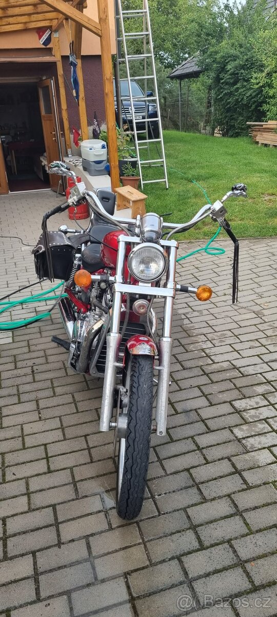 Suzuki Intruder VS 800 - 4