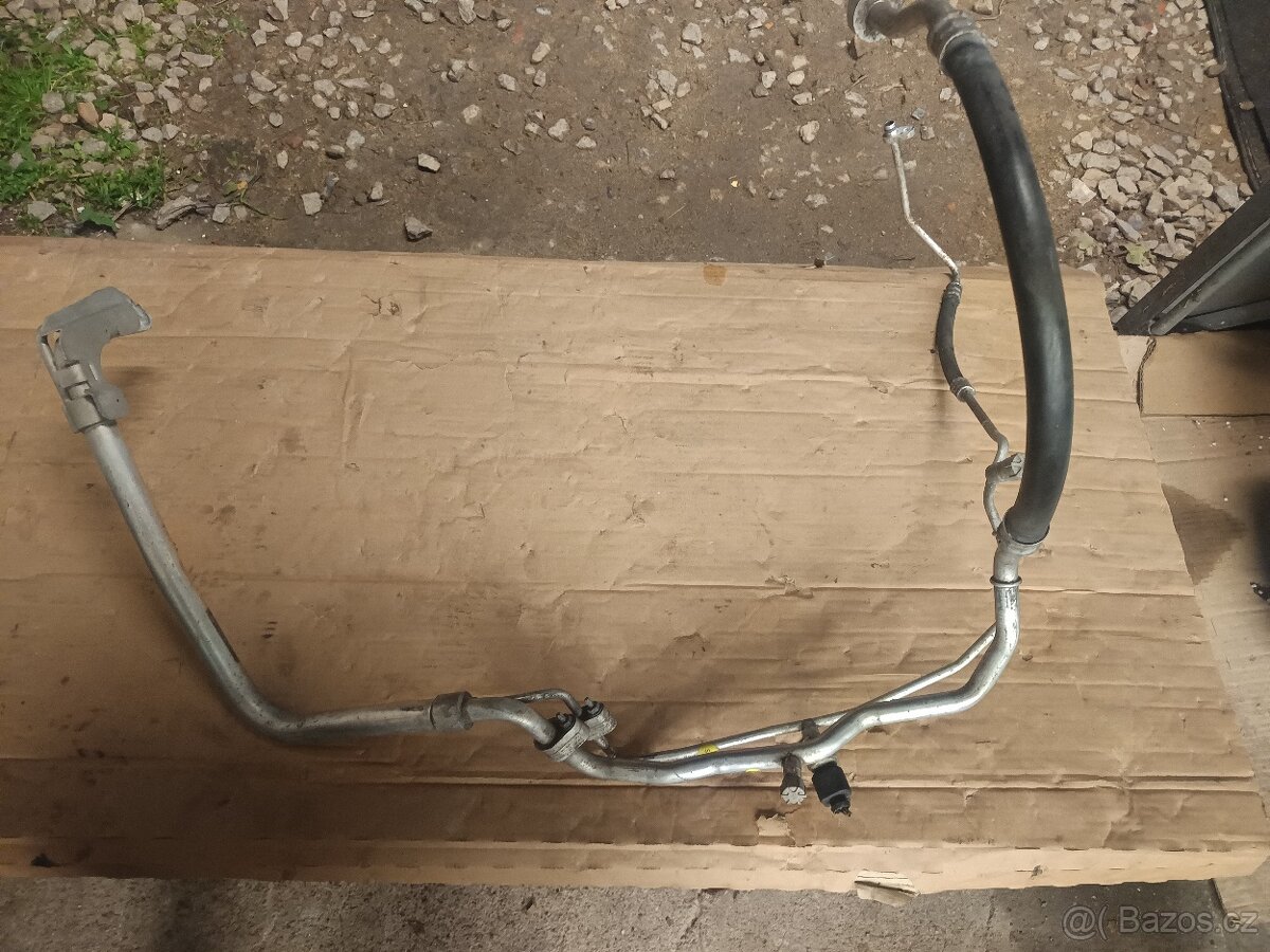 Prodám klimatrubka potrubí klimatizace ŠKODA Octavia III 25 - 4