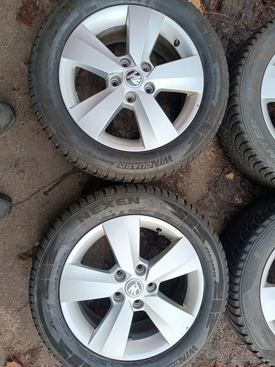 Škoda Octavia III - alu 6x16 et48 + zimní 205/55/16 - 4