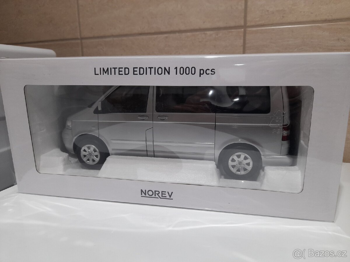 1:18 VW T5 Multivan - 4