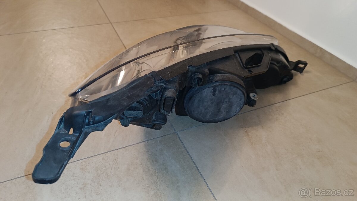 Peugeot 407 levý XENON - 4