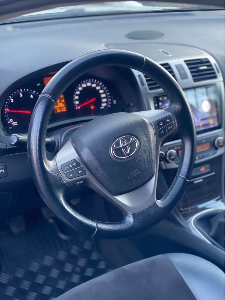 Toyota Avensis - 4