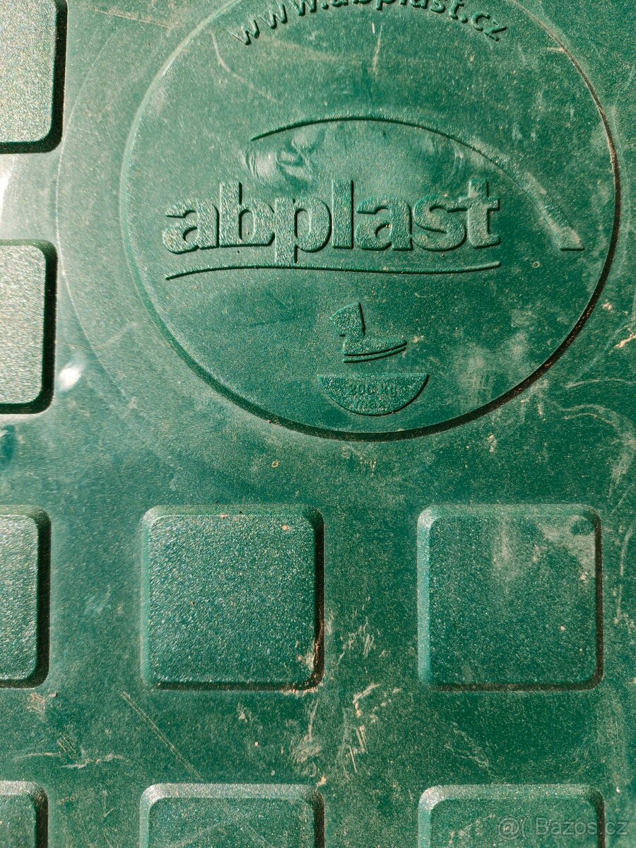 Víko ke vsakovací jimce - 4