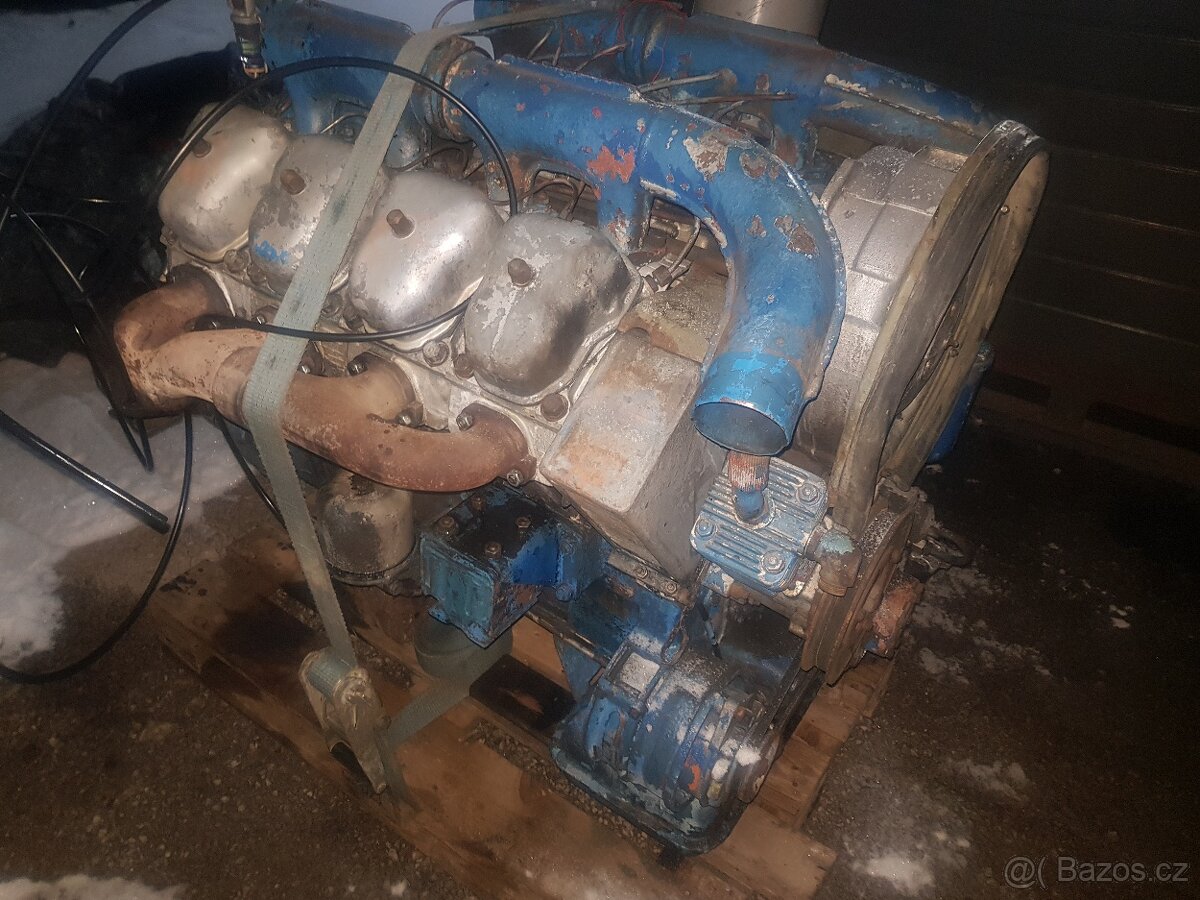 Tatra 148 motor - 4