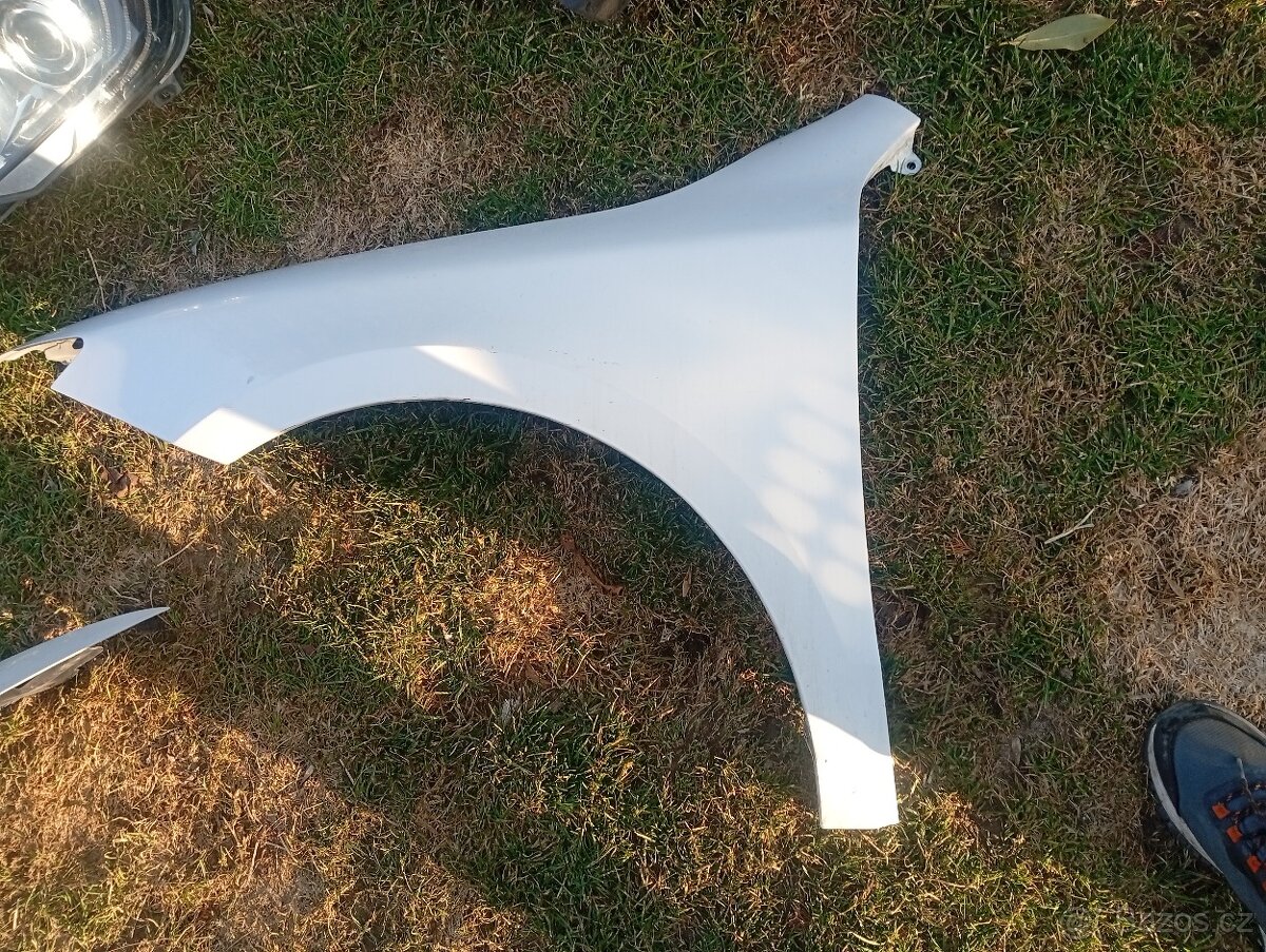 ŠKODA SUPERB 2 FACELIFT PŘEDEK, Z RV 2014 KAPOTA, NÁRAZNÍK - 4