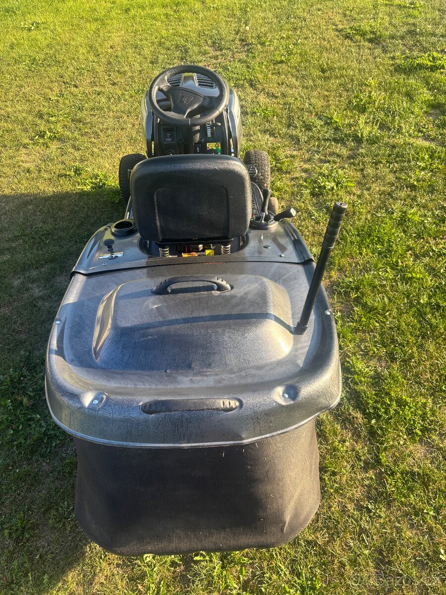 Zahradní trakturek MTD 24hp - 4
