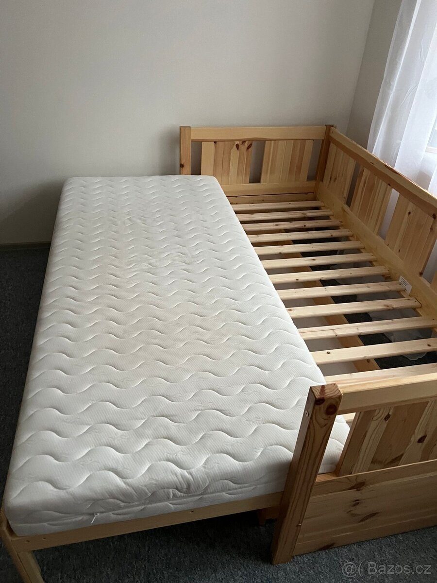 Zánovní dřevěná postel s úložným prostorem - 4