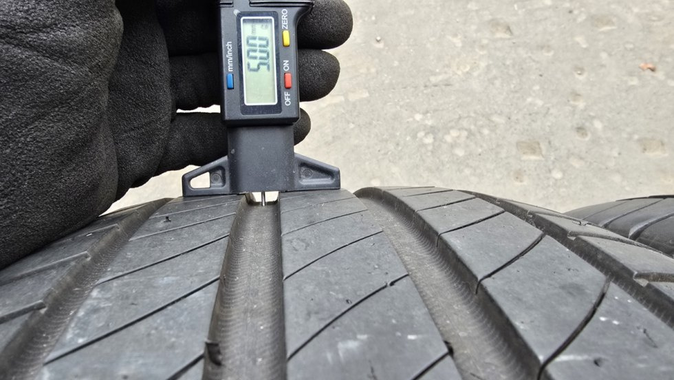 Letní pneu 215/50/17 Michelin - 4