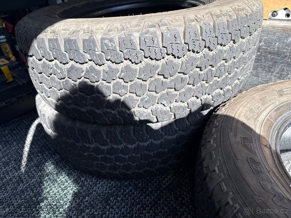 Goodyear Wrangler 255 70 R16