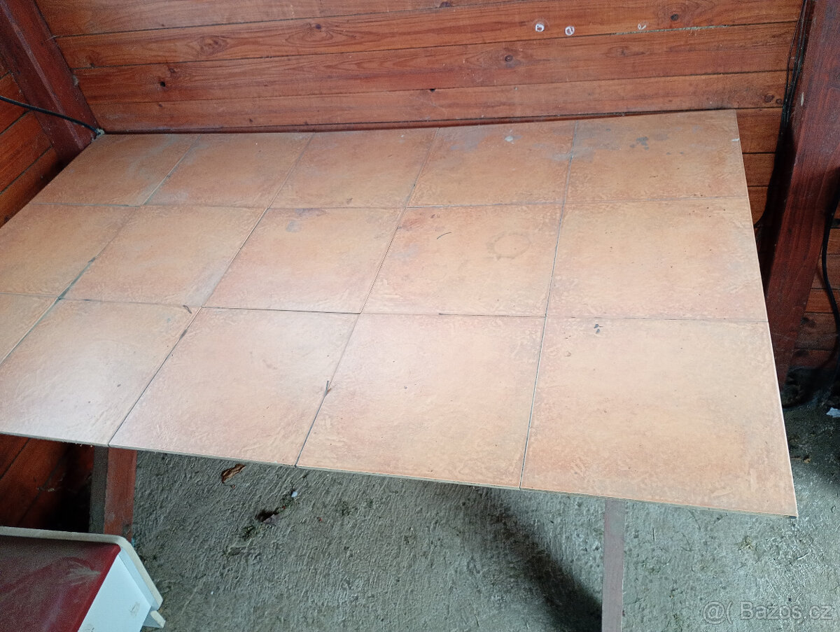 dřevěný stůl - 4