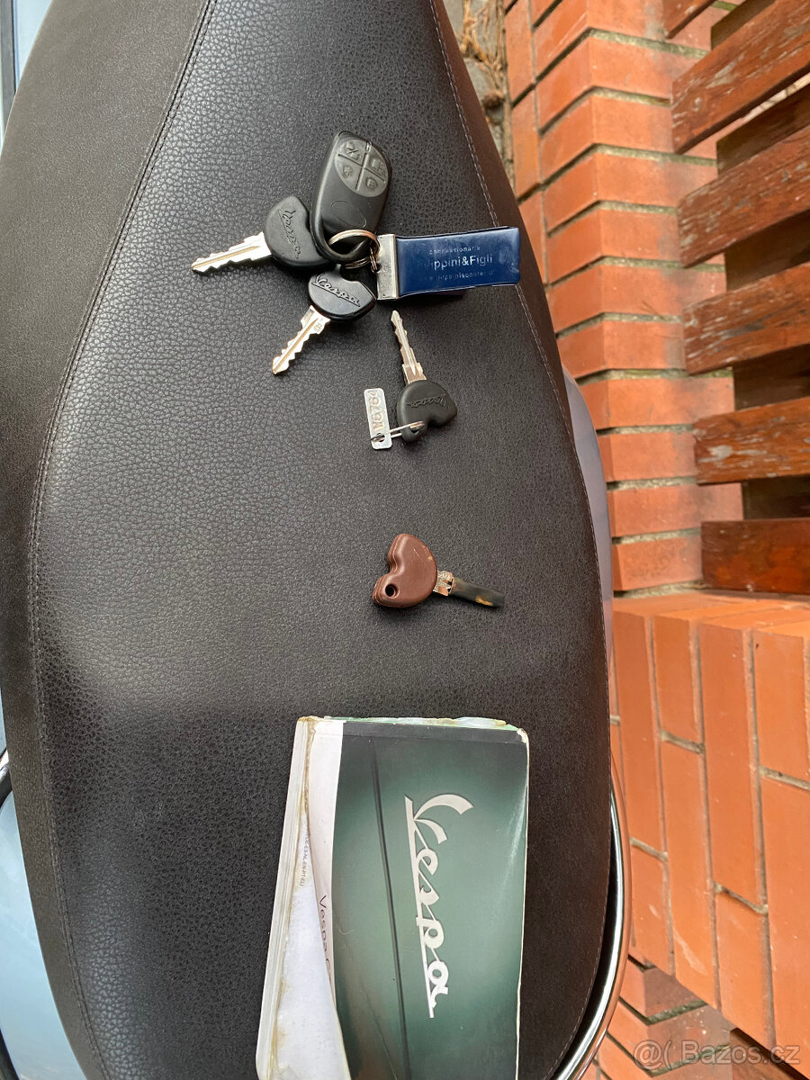 Vespa GTS 300 Hpe (2021) - 4