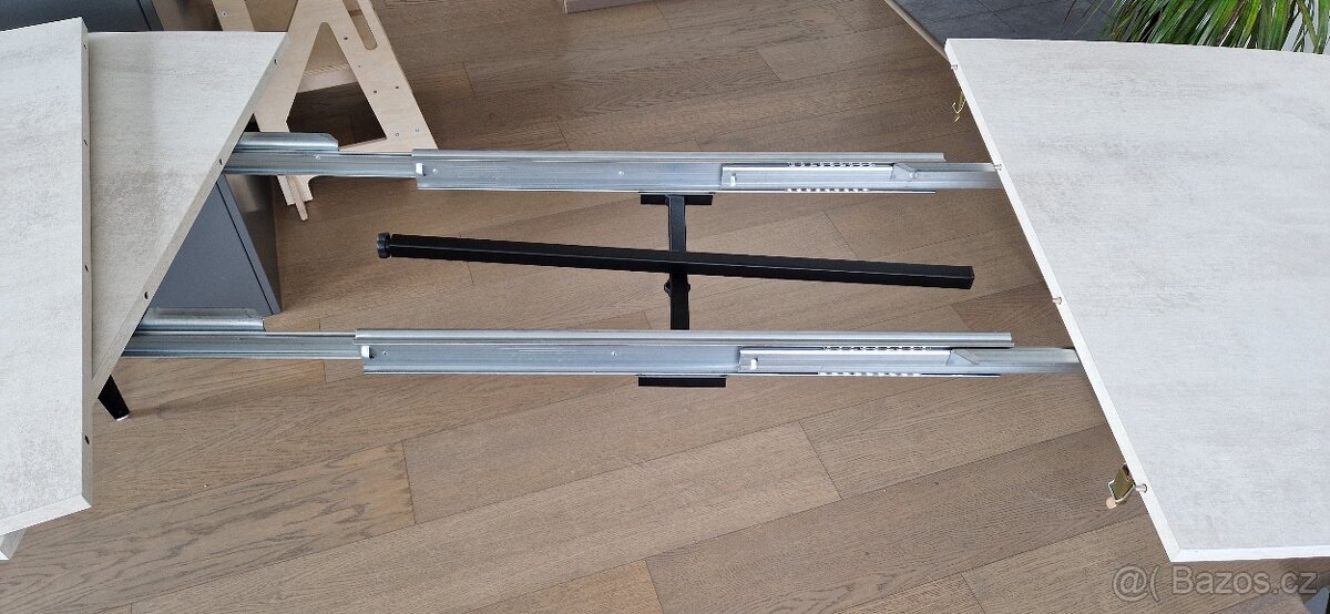 Rozkládací jídelní stůl YERBA - 4