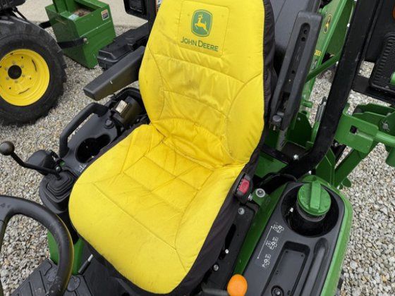 John Deere 1025R - 4