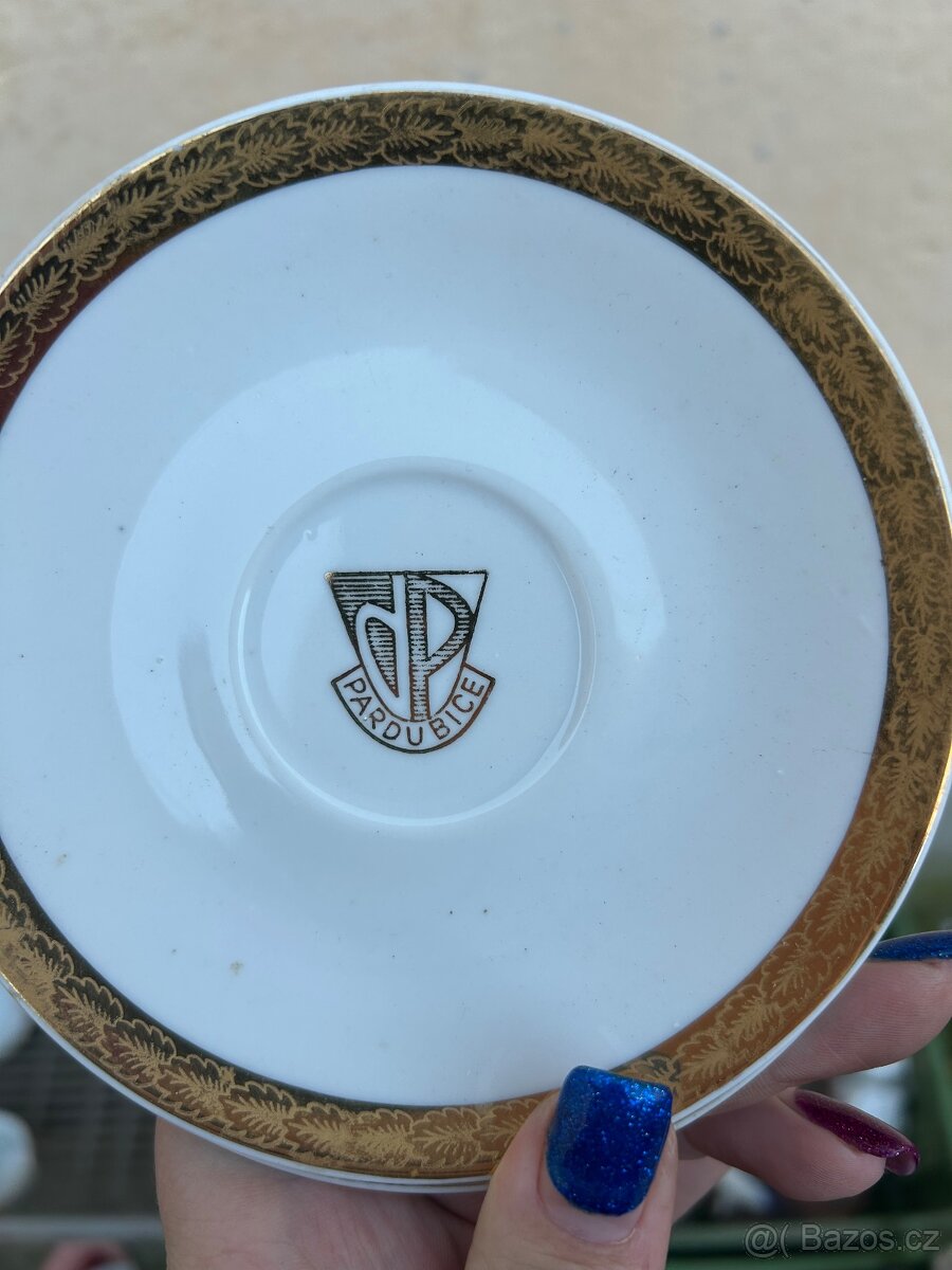 Šálky s podšálky Thun 300,- - 4