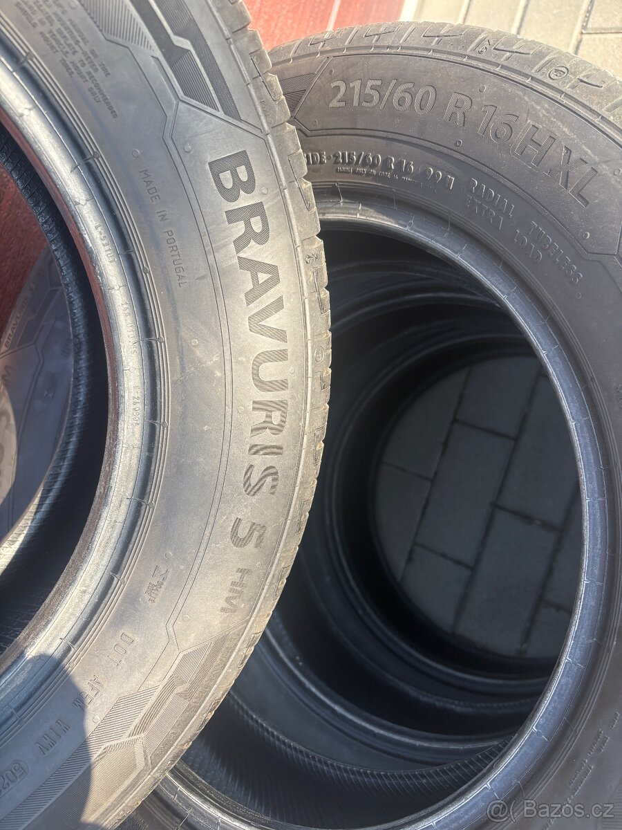 Pneu 215/60 R16 - 4