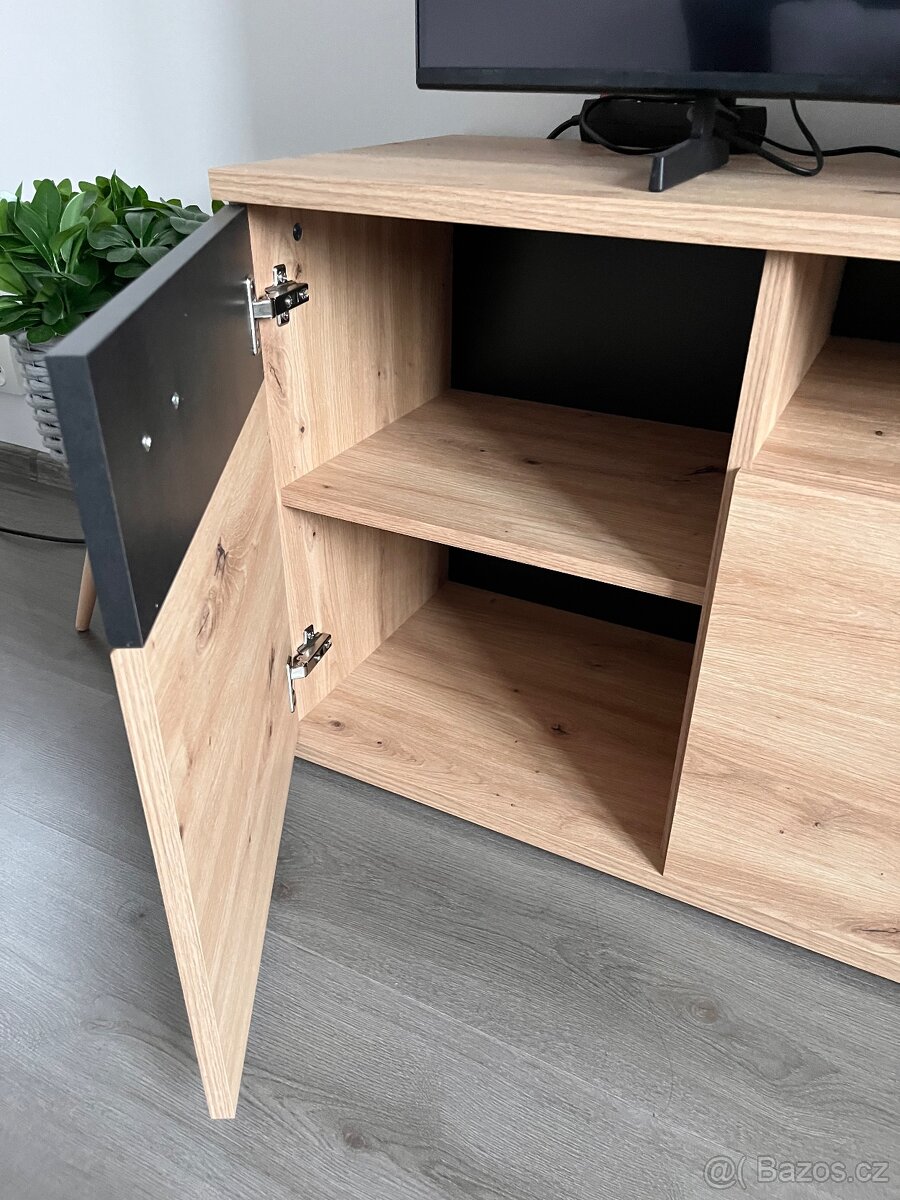 Skříňka pod TV - 4