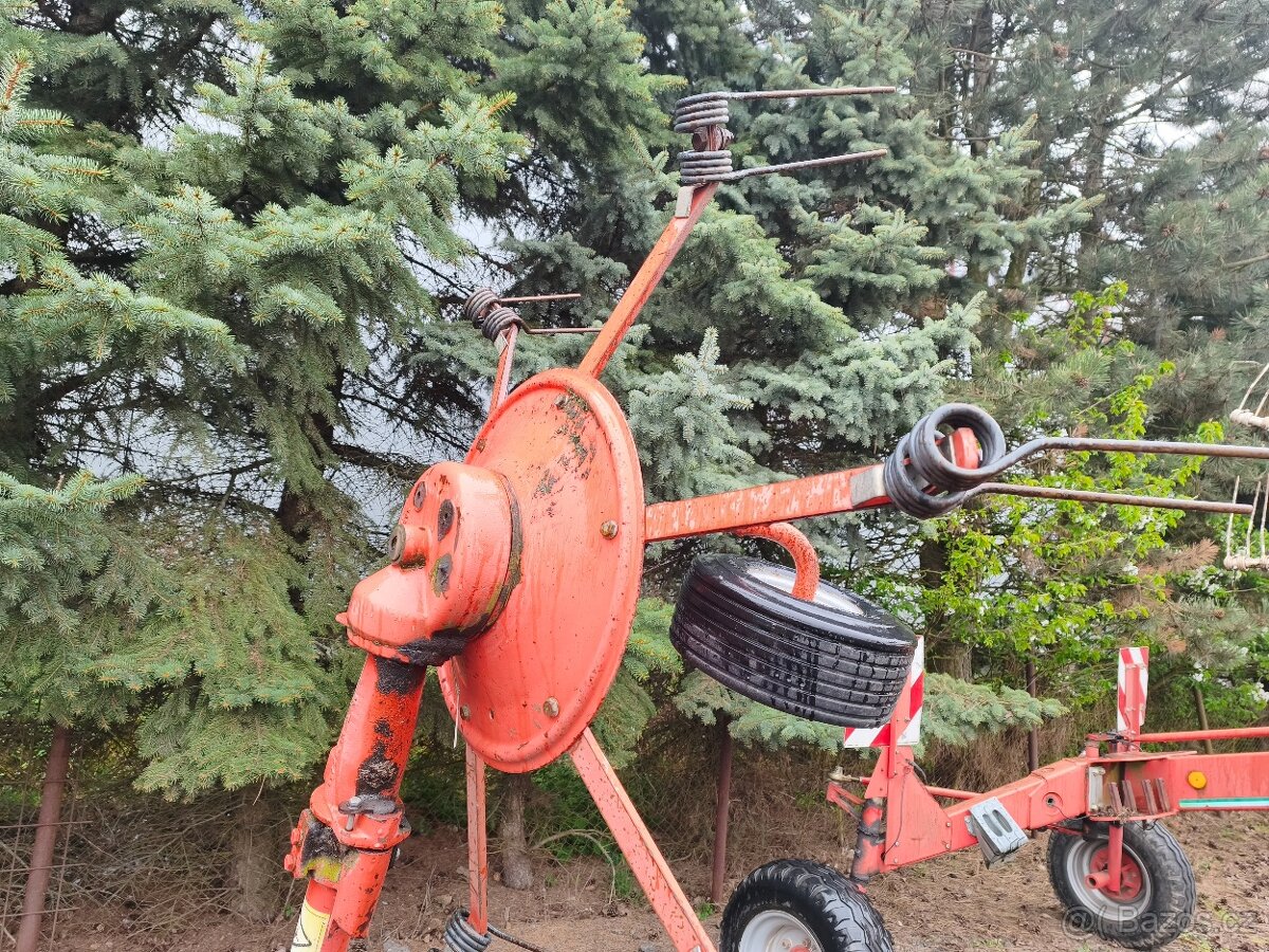 Obraceč Kuhn GF502 - 4