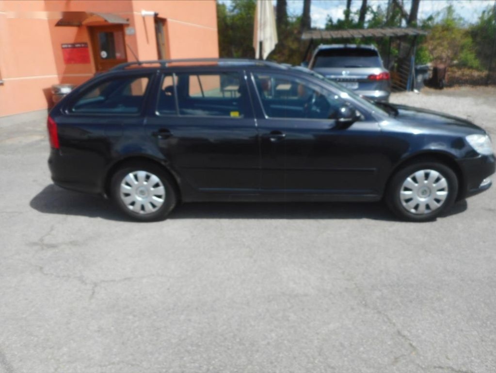 Škoda Octavia,1,6 TDi 1 - 4
