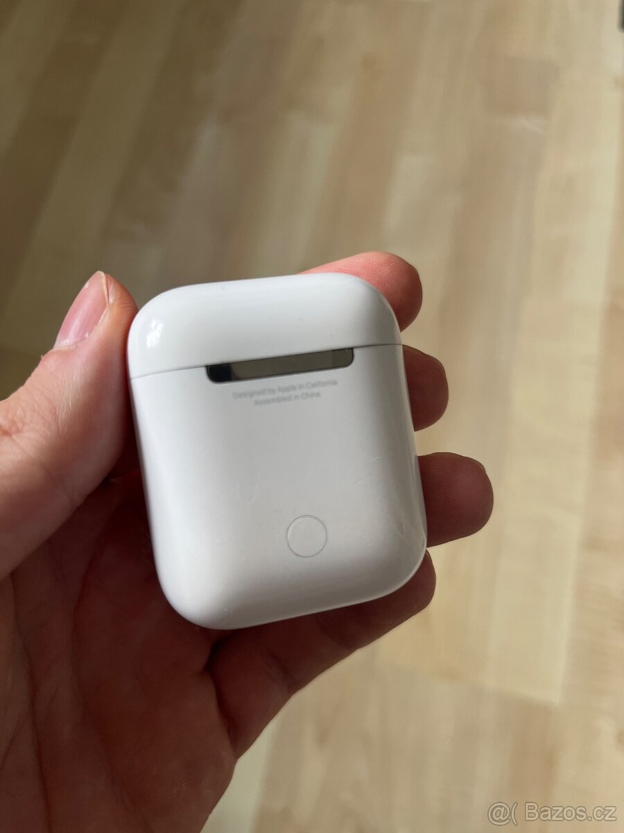 Apple AirPods - 2. generace - 4
