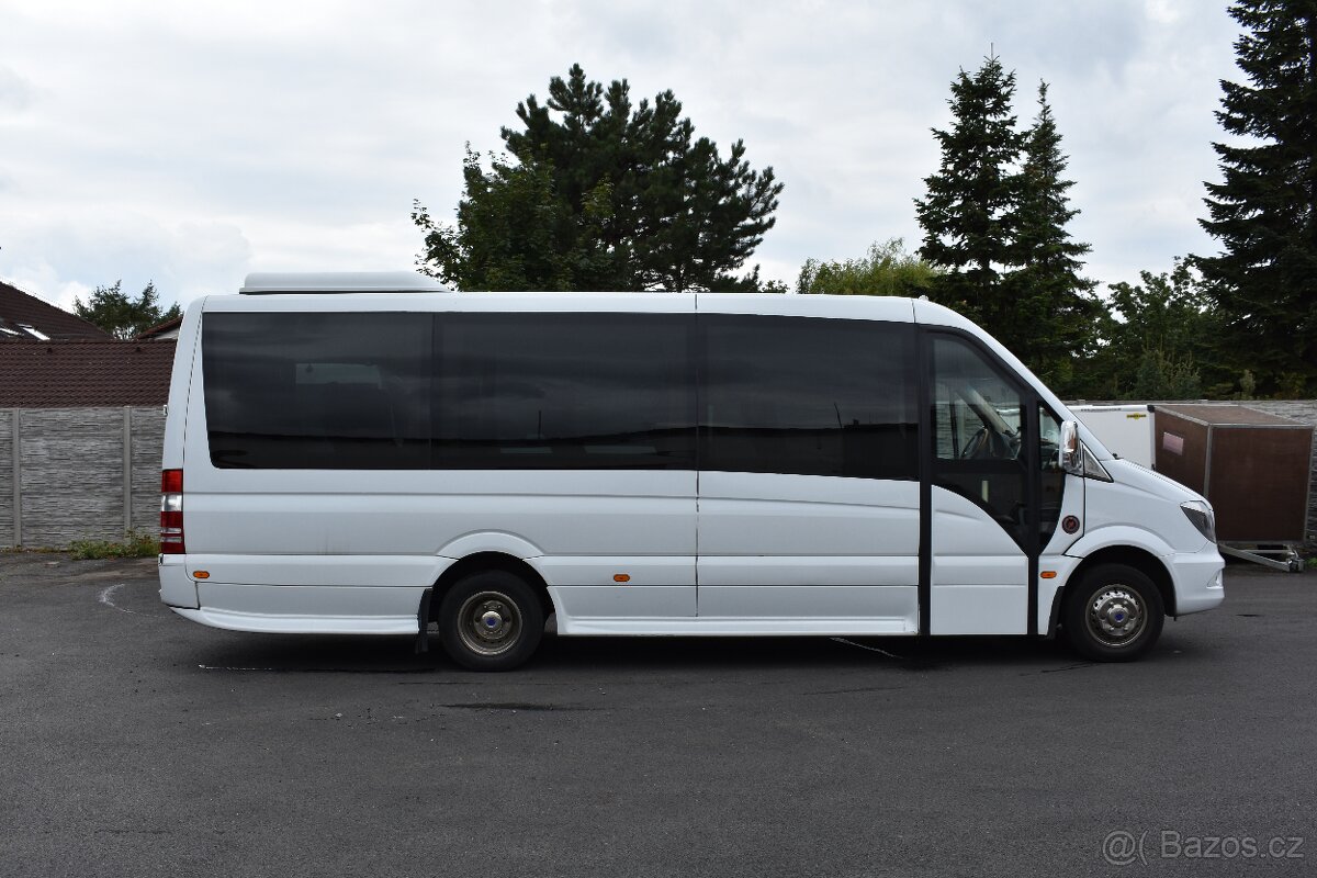 Mercedes Sprinter 519 CDI XXL | V6 | 20+1míst - 4