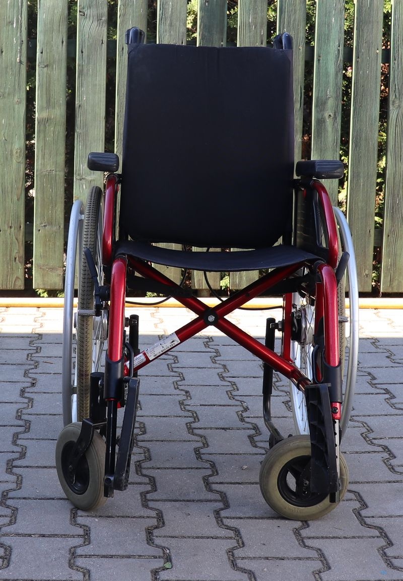 052-Mechanický invalidní vozík Meyra. - 4