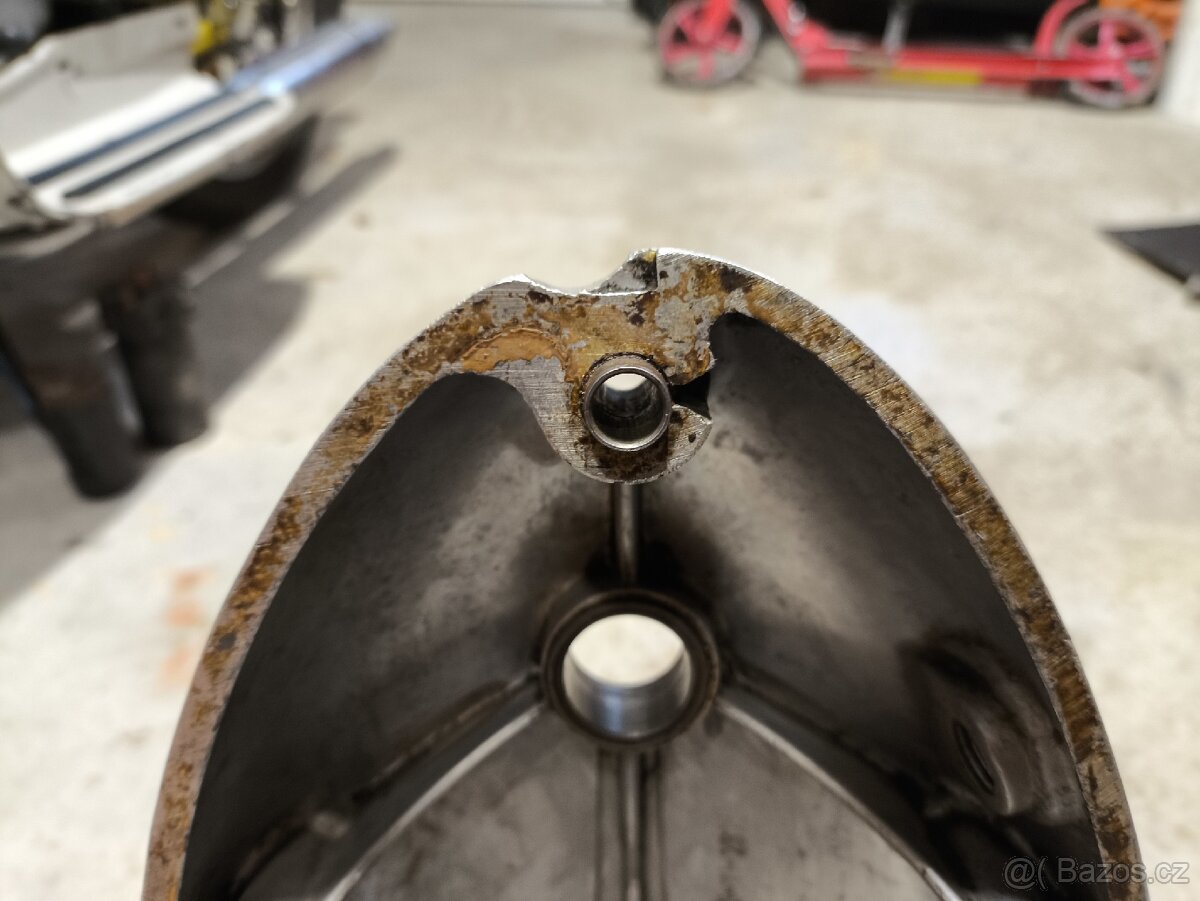 Víko spojky Jawa 250/353 a 250/11 - 4