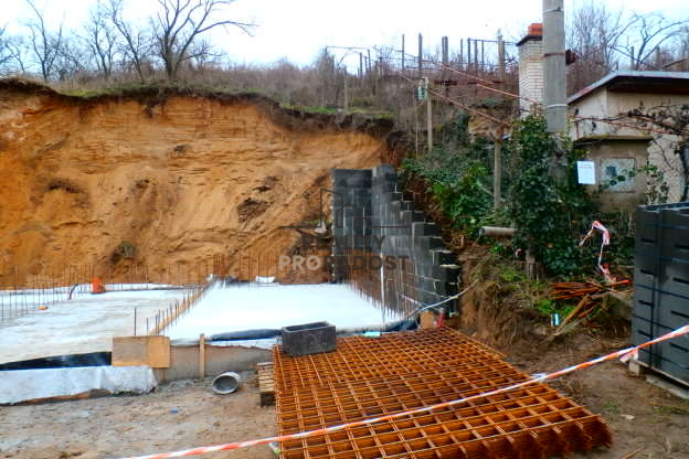 Prodej stavebního pozemku 344m2 se stav.pov. v Hodonicích, n - 4