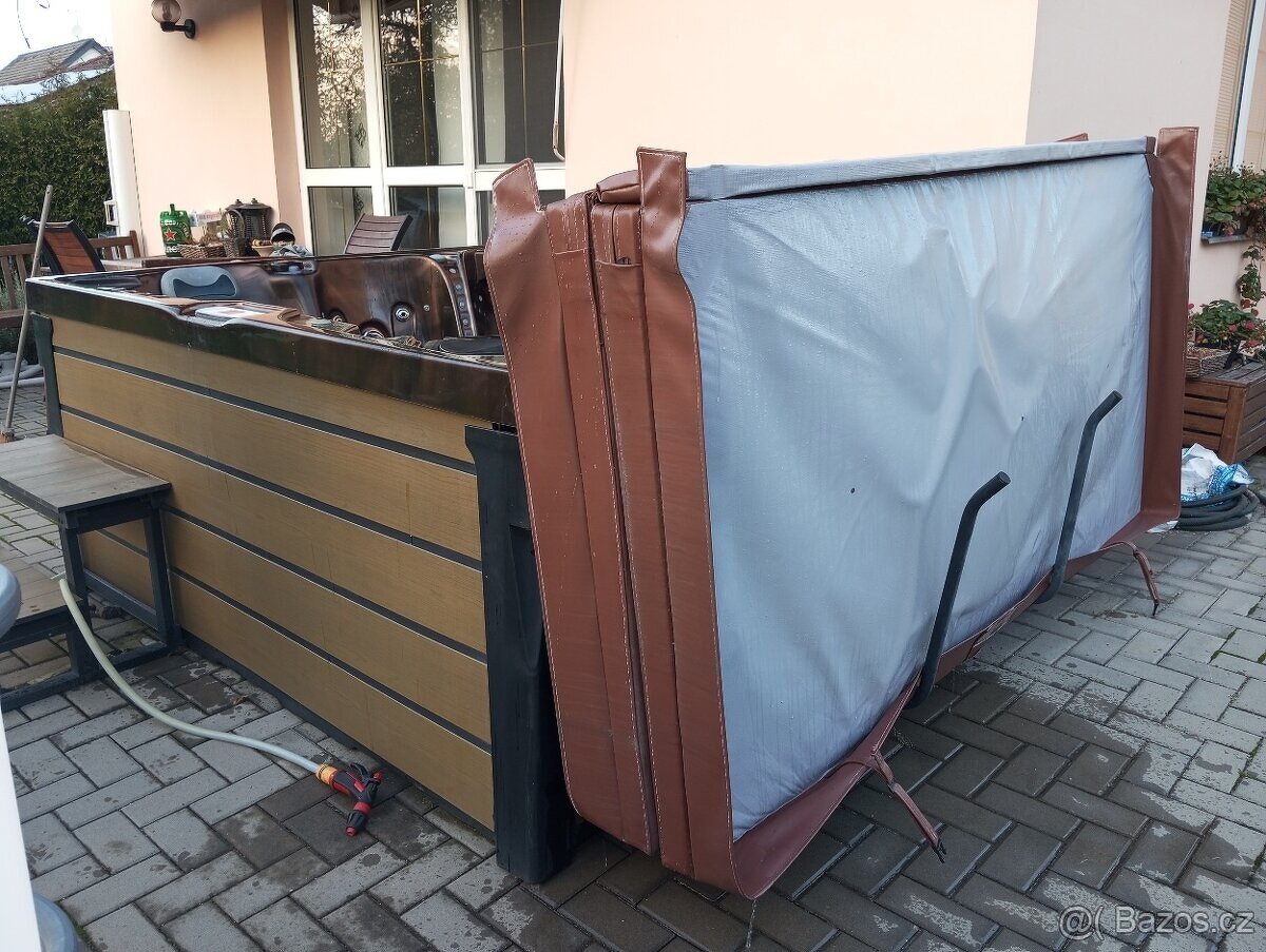 Akrylátová venkovní vířivka izolační kryt a Balboa - 4