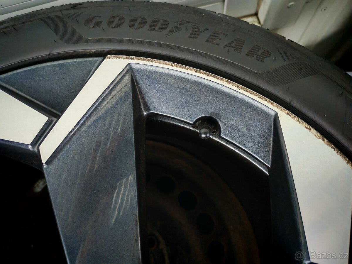 ALU disk Škoda Superb IV 8Jx19H2 ET44 - 4