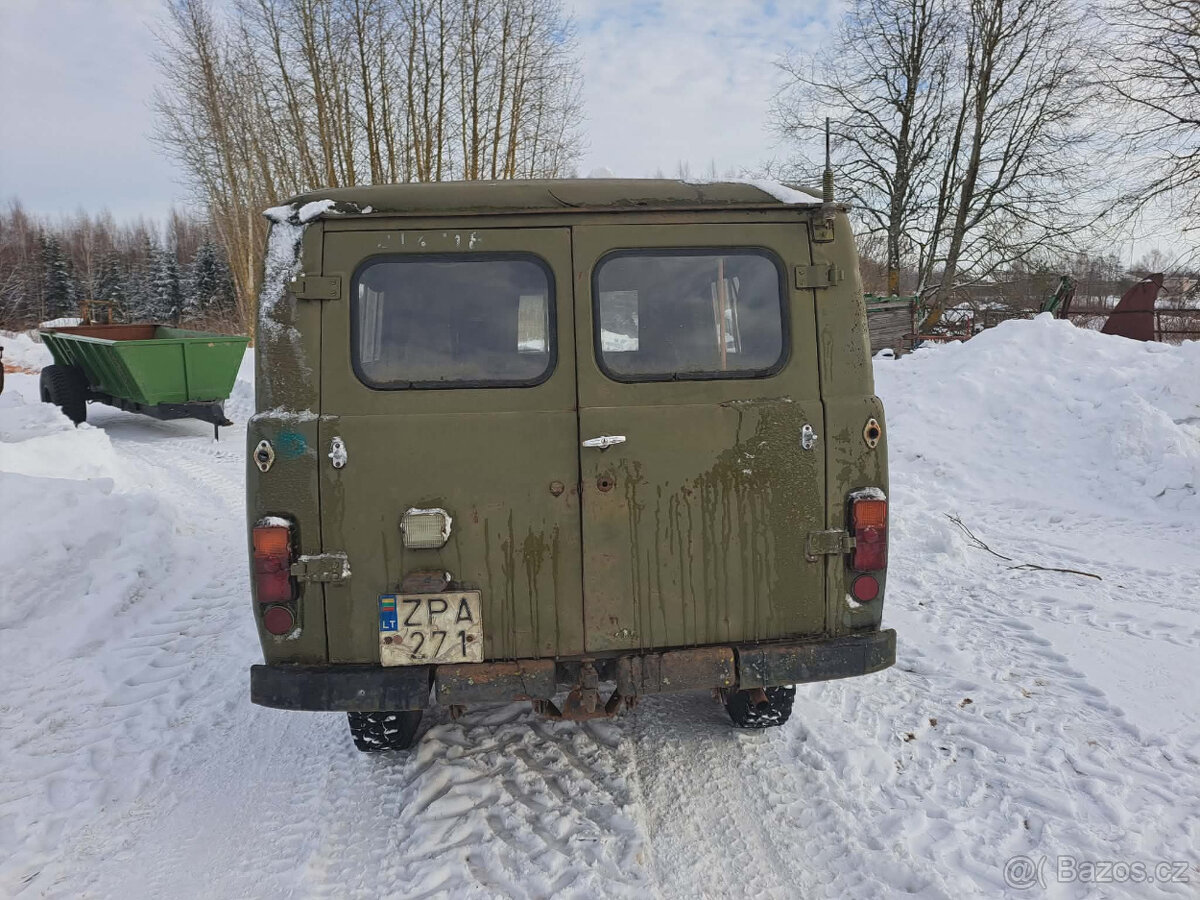 UAZ 452 - 4