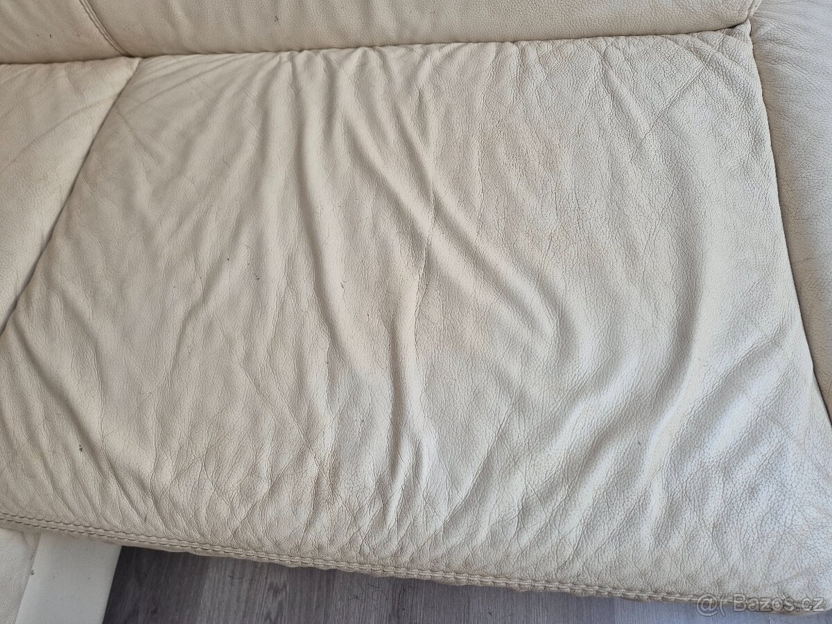 Kožená bílá sedačka - 4