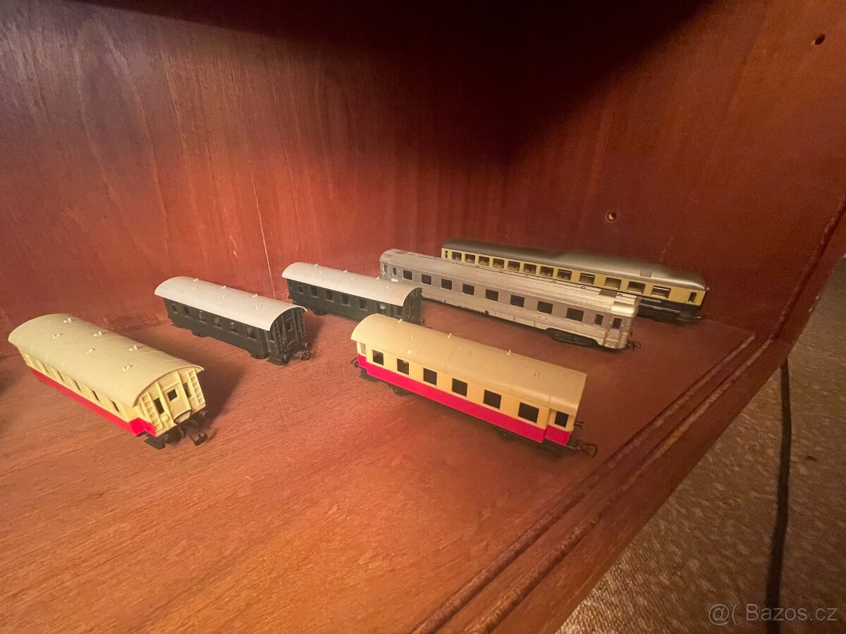 Kolejiště H0, Vláčky - 4