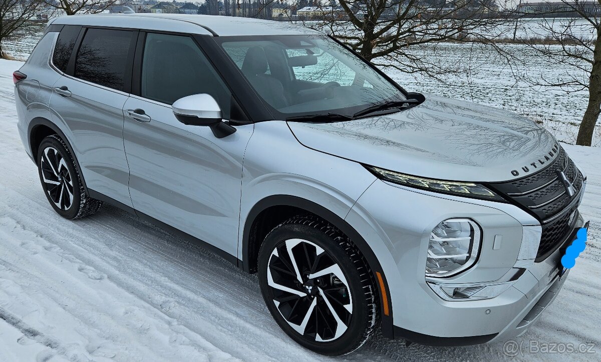 Outlander 2,4i Intense 7-míst. - 4