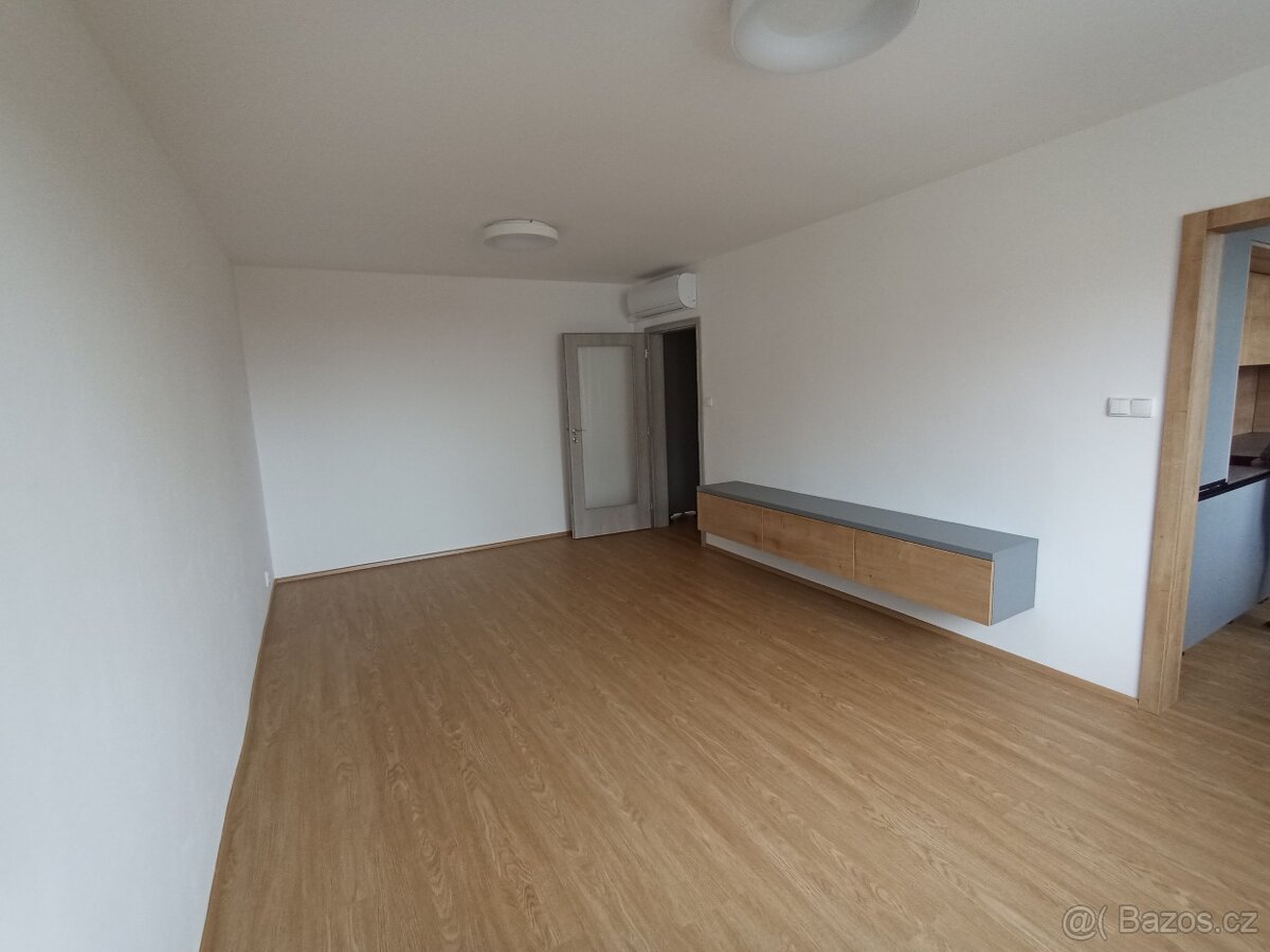 BYT 3+1 lodžie centrum Uherský Brod - 4