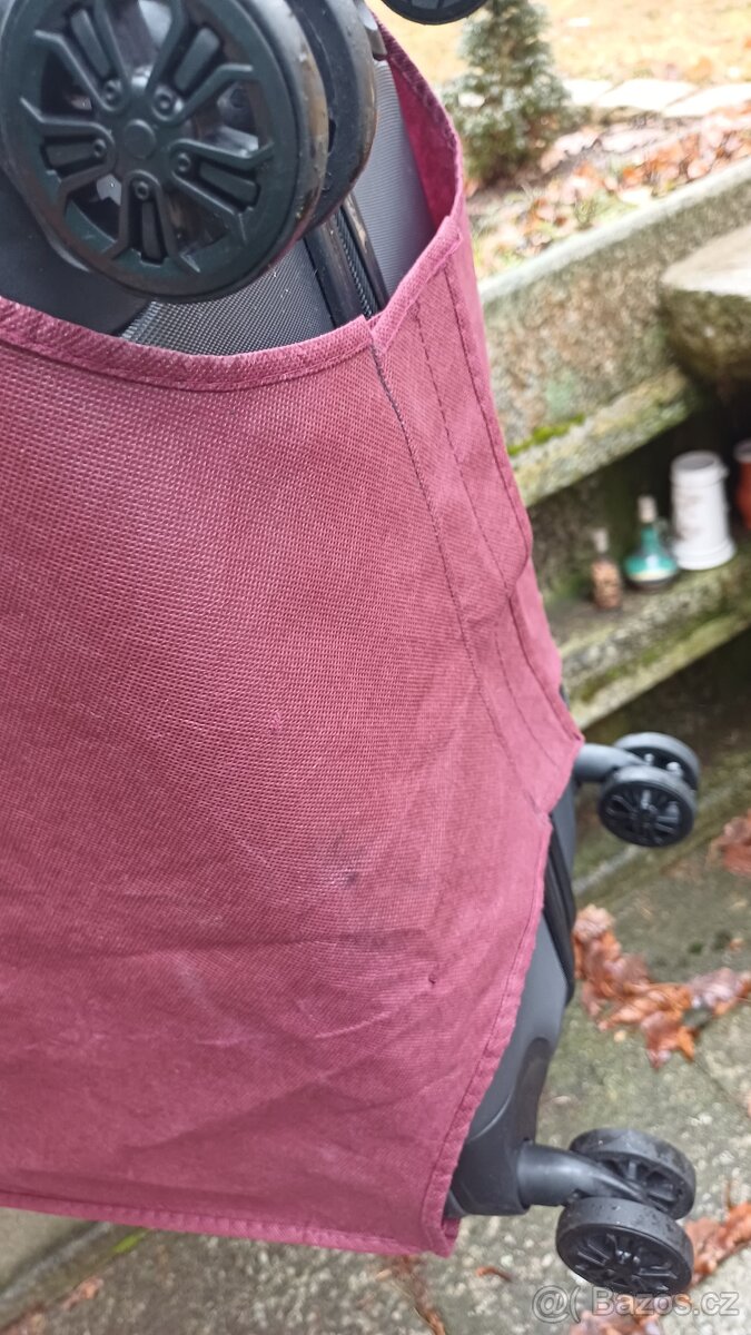 Prodám nový ochranný obal na kufr,vel.26 - 4