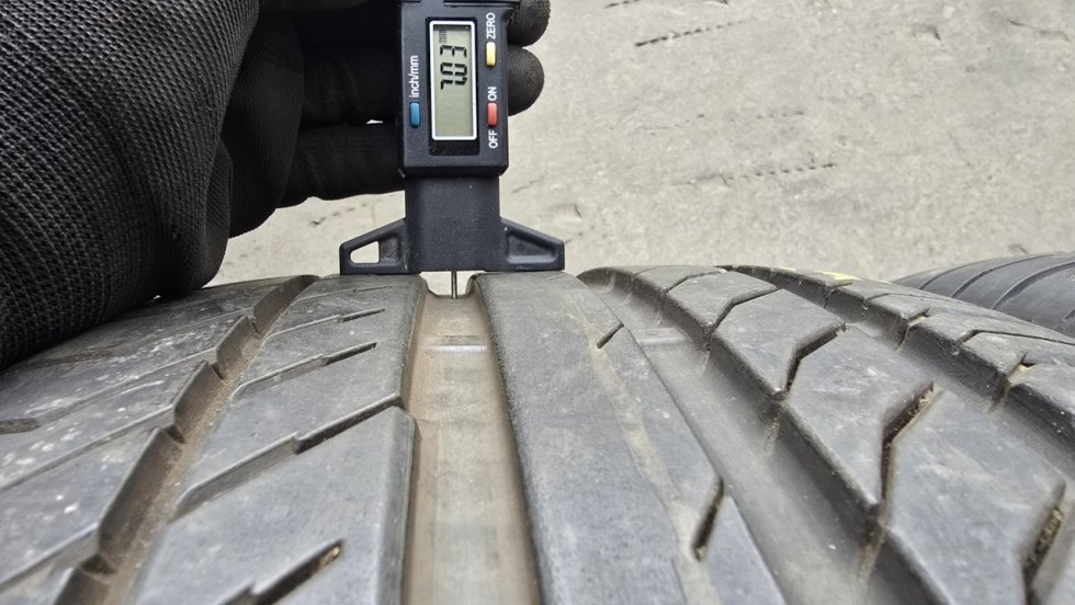 Letní pneu 245/40/19 Continental - 4