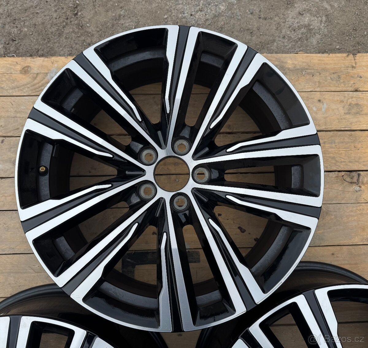 Prodám Originál ALU disk Volvo 19¨ sada 4530 - 4
