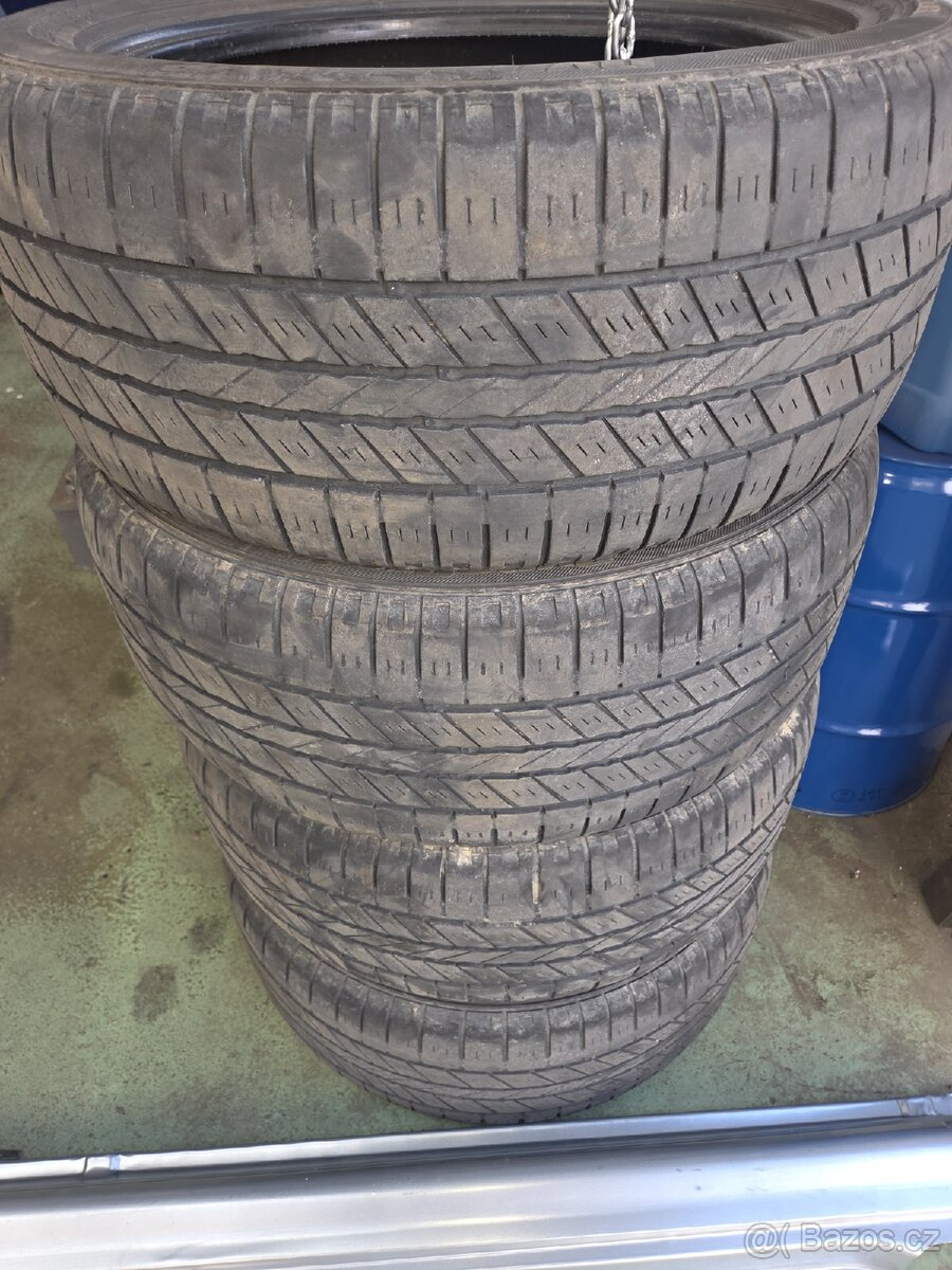 Prodám pneumatiky 235/50R18 - 4