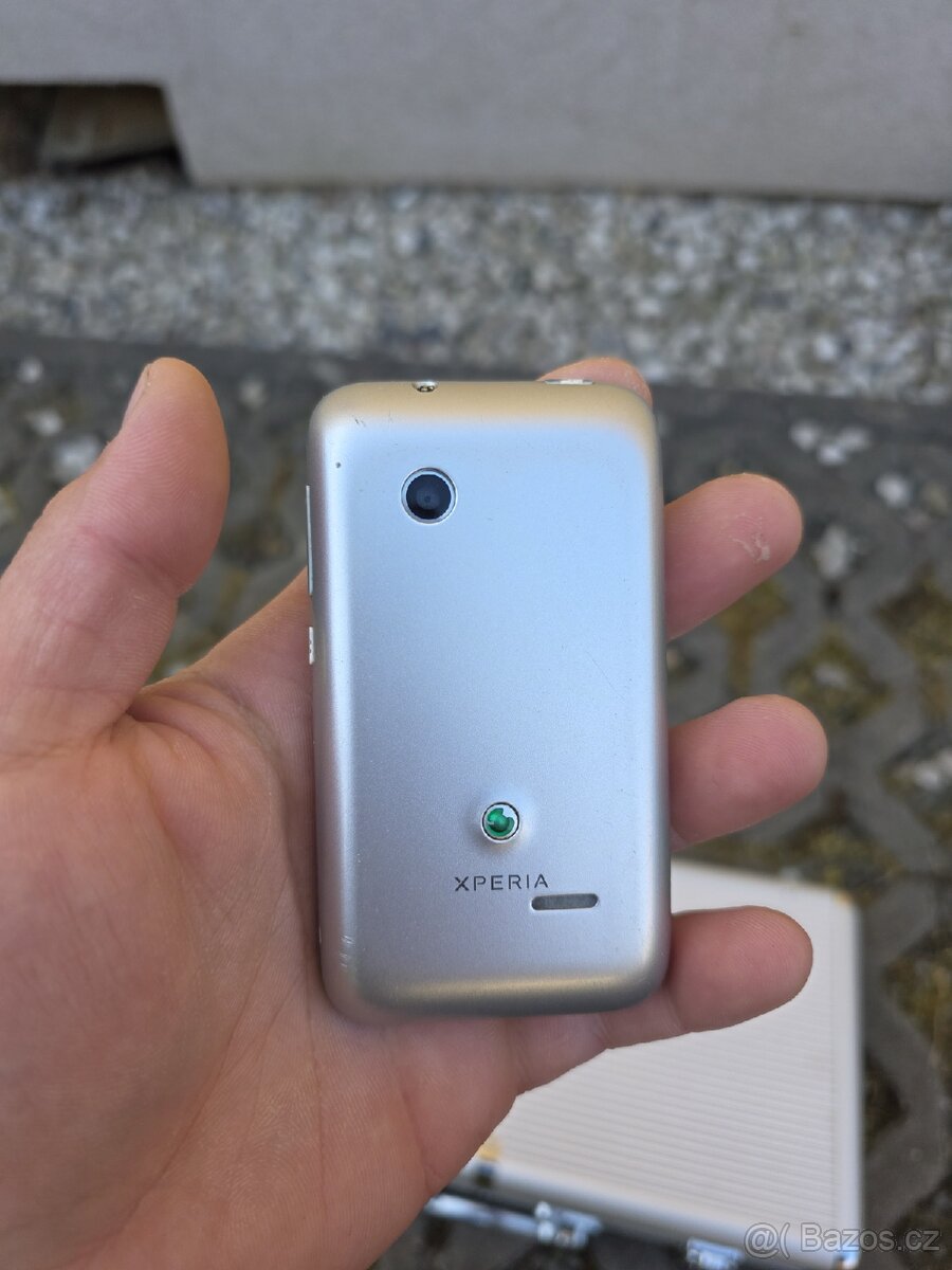 Sony xperia tipo - 4