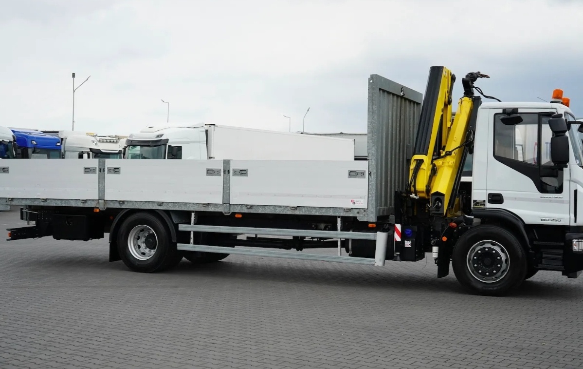 Iveco EUROCARGO 180-250 4x2 E6 - valník s HDS - 4