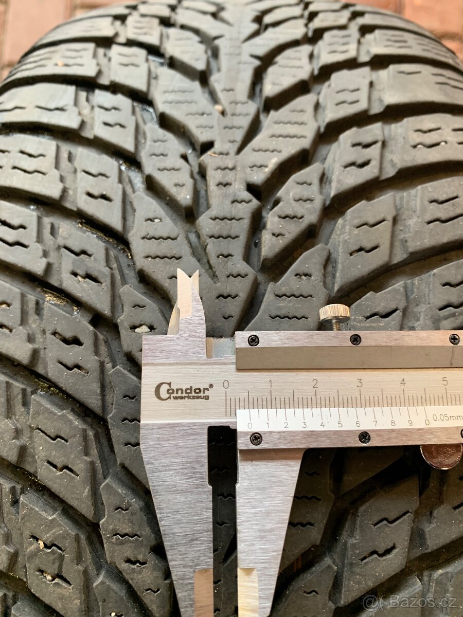 Pneu Nokian 205/50R17 - 4