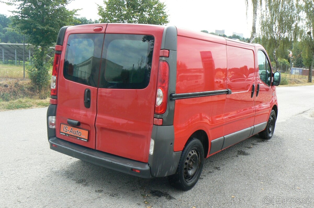 Opel Vivaro 2.0CDTi -2009 -3 místa - 4