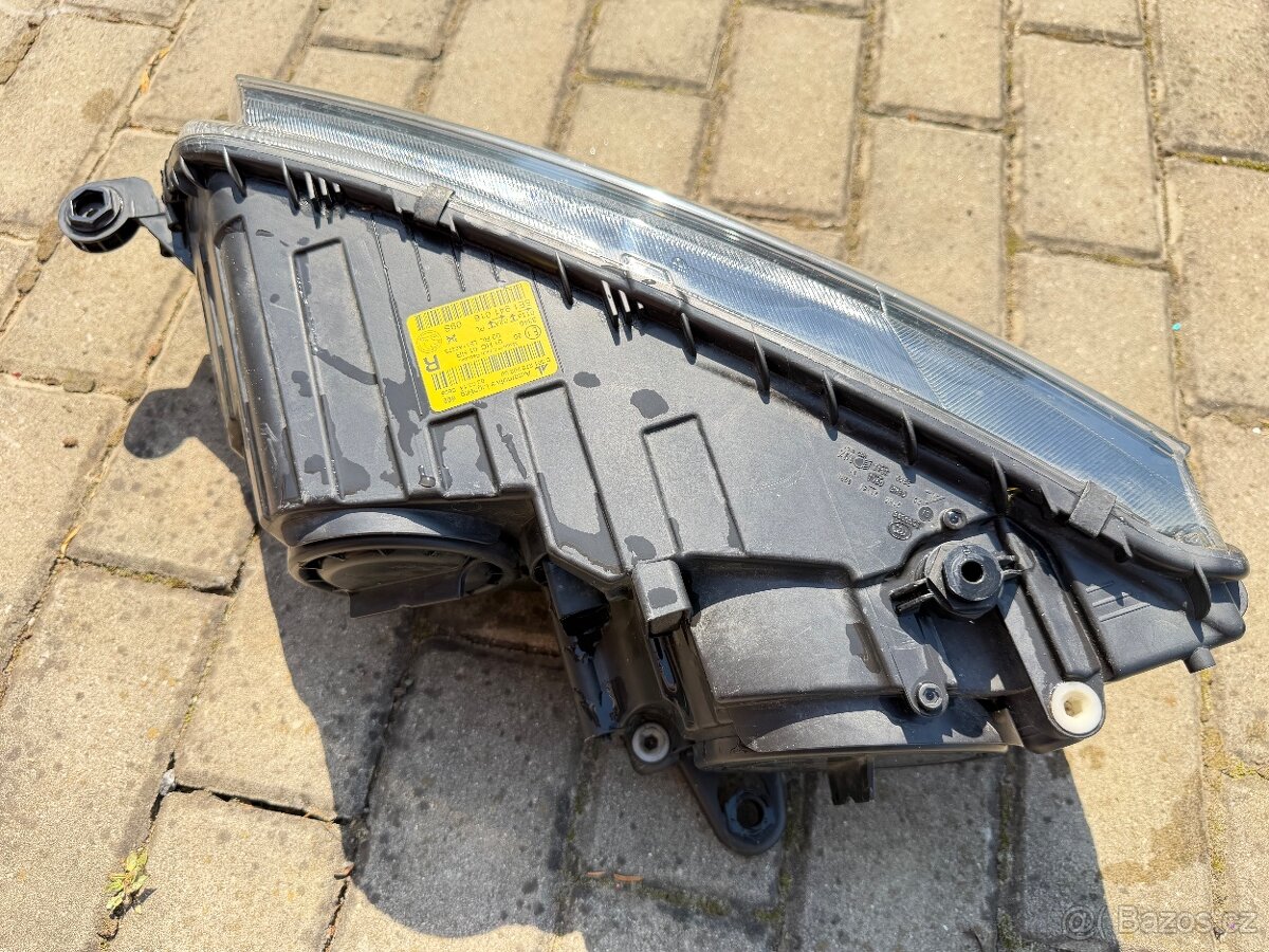 Prodám pravé přední světlo Octavia 3 před Fl - 4