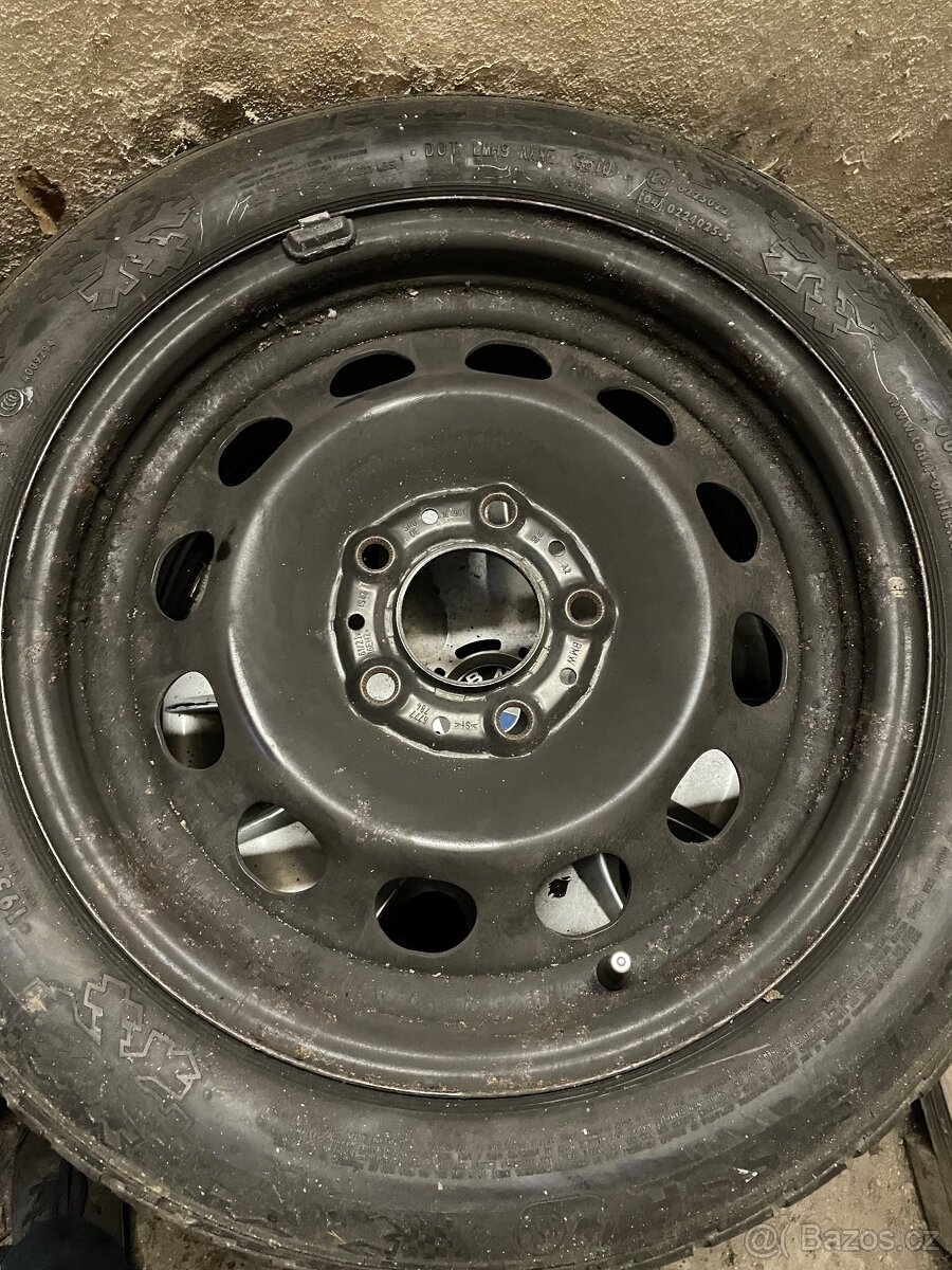 4 ks zimní kola BMW1 6,5x16 vč. poklic - 4