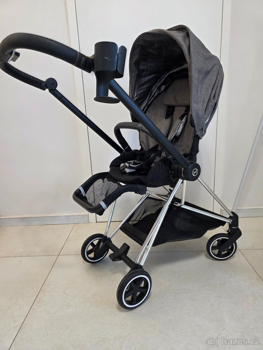 Kočárek Cybex Mios + fusak, držák nápojů, síťka, snack tray - 4