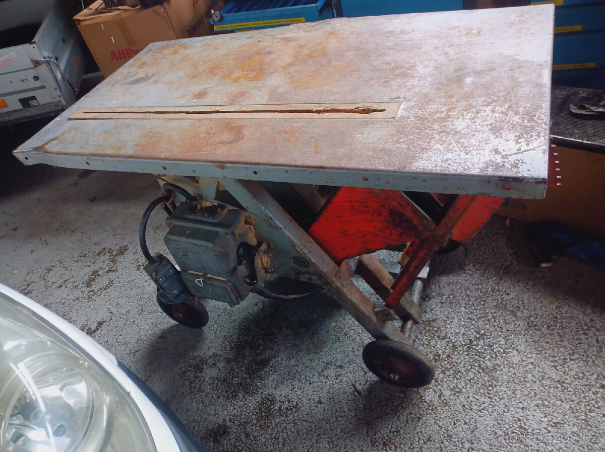 Tovární kolébková pila (cirkulárka) Hop 66 - 4