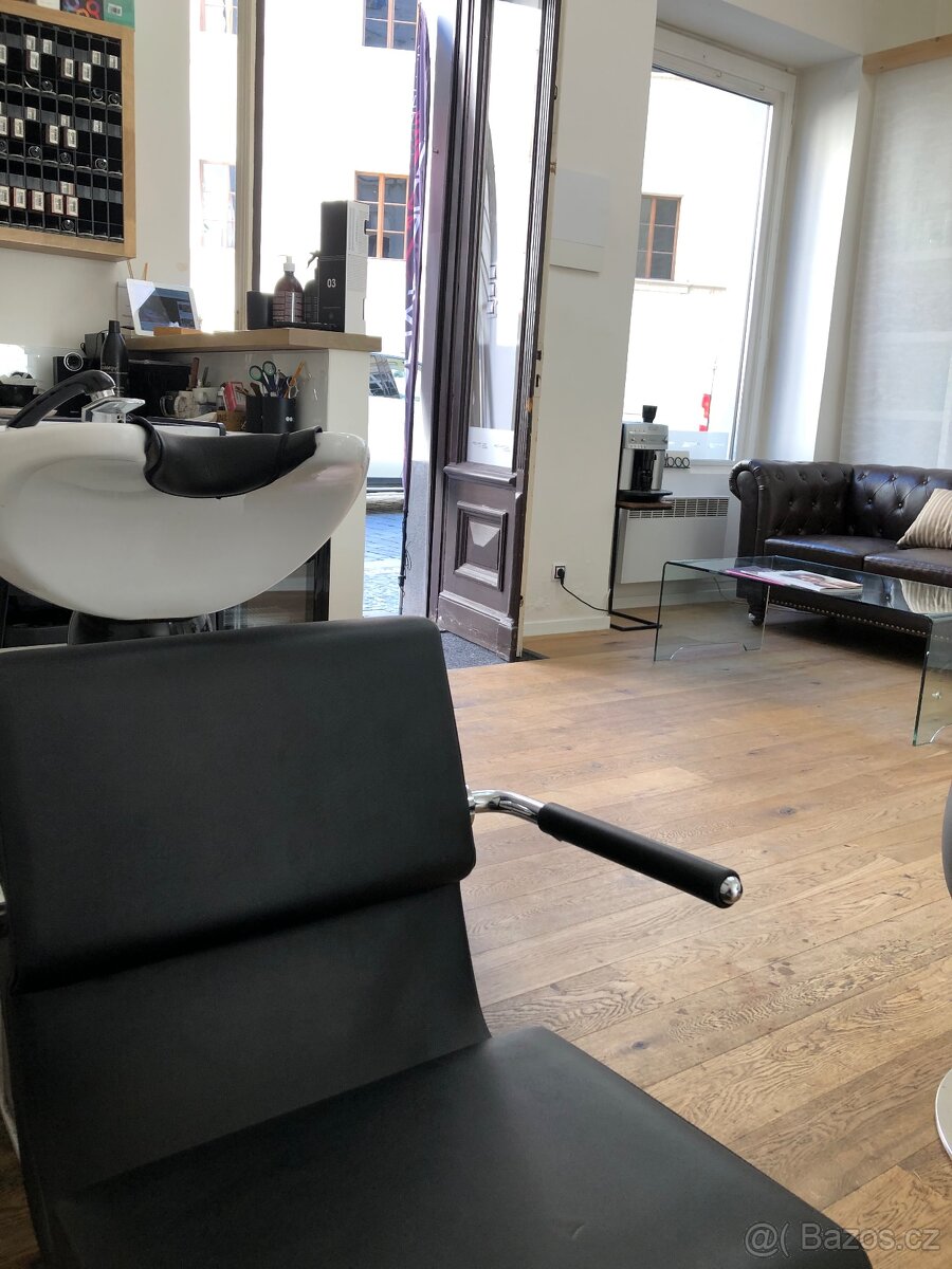 Pronájem kadeřnického křesla Praha 1 - 4